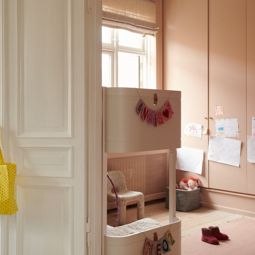 Anaïs & Cleo's Room, 6 & 2 years old