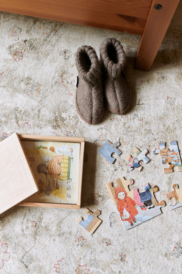 Four Puzzles in a Box Pigga