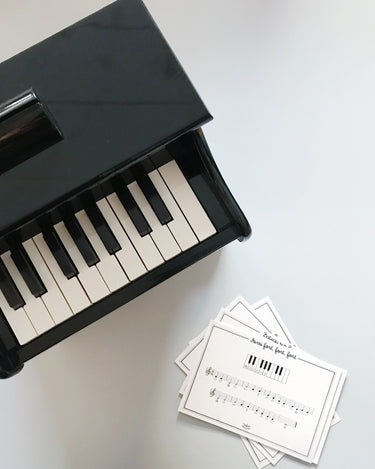 Mini Piano in Black from Vilac